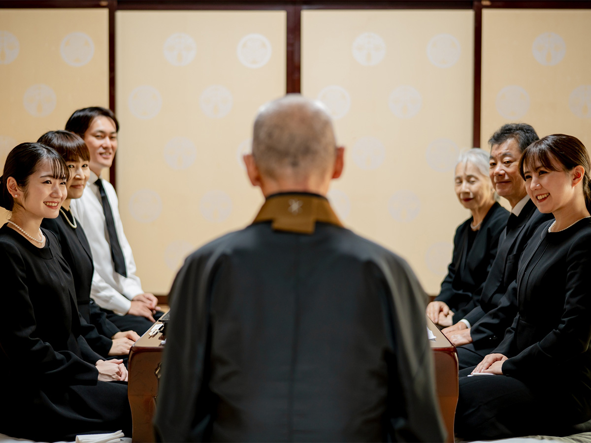 お坊さんを呼ばなくても家族葬はできる｜呼ばない理由ごとの葬儀形式