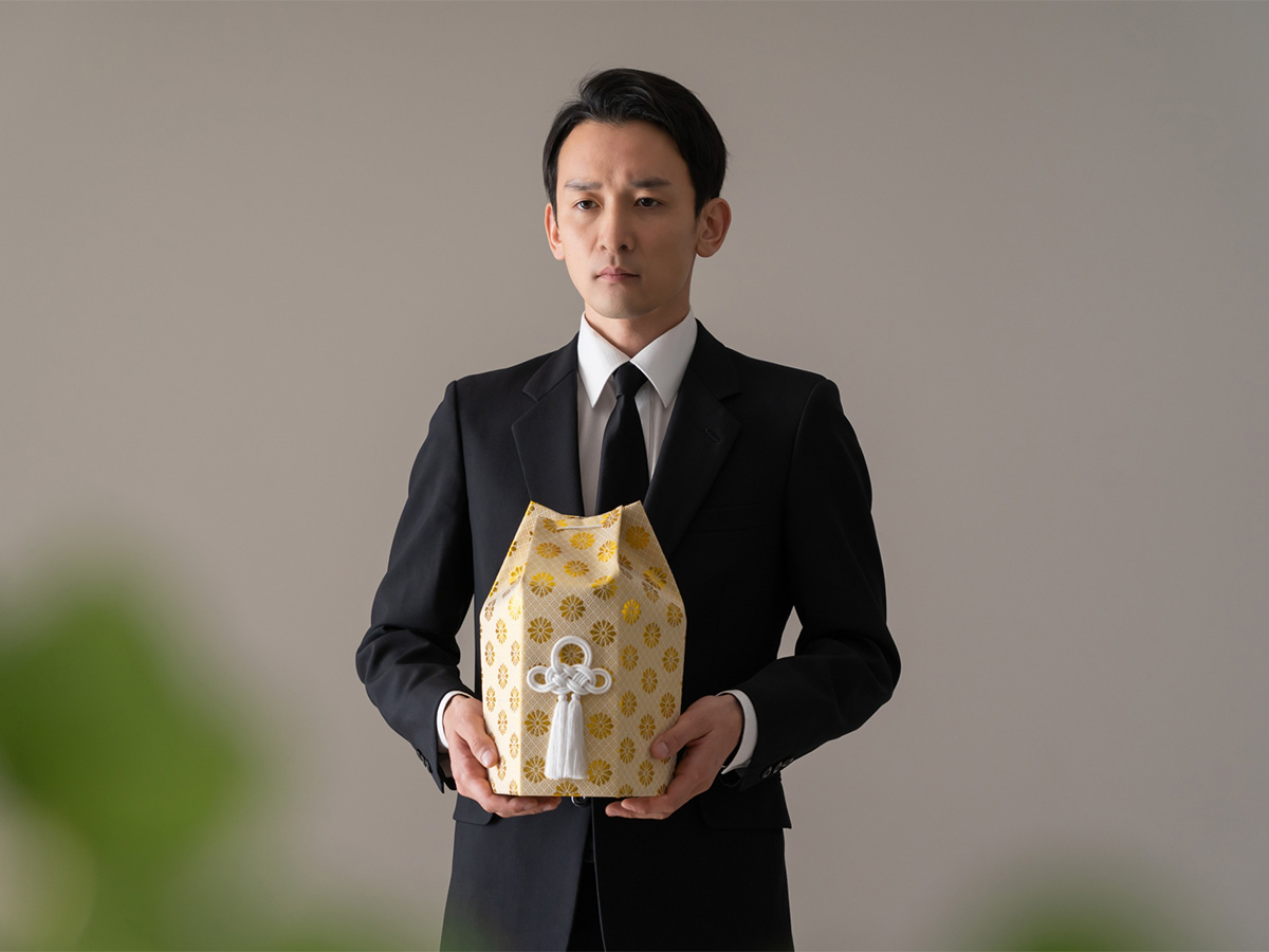 家族葬でも喪主は必要｜決め方とやること、負担を軽くする方法